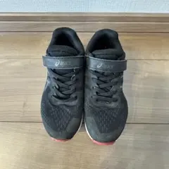 asics ブラック スニーカー