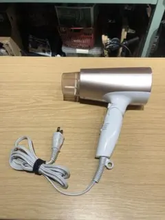 Item thumbnail for item c0054ba8-56b1-4f47-bd0d-6aa2f7e6060f