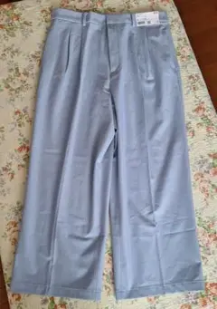 タグ付き！UNIQLO タックワイドパンツ