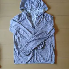 UNIQLO UVカット パーカー 150