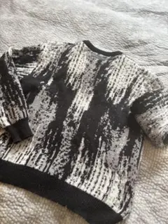 ブラック・ホワイト抽象ニットセーター