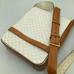 ！美品！ CELINE マカダム ショルダーバッグ トリオンフ PVC 125Aのサムネイル