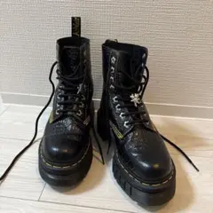 Dr. Martens heaven by Marc Jacobs 厚底8ホール