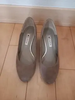 DIANA ブラウン スエード パンプス