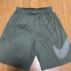 Nike ダークグレー ショートパンツ