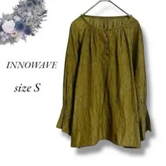 美品INNOWAVE 長袖プルオーバーS カーキ 丸首 花柄 丸首 薄手1563