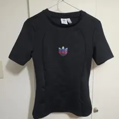adidas ブラック Tシャツ