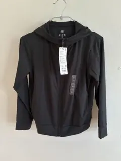 新品タグ付き★UNIQLO KIDS エアリズムパーカー 140 Black