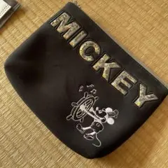 ディズニー　ミッキーマウス　ポーチ　刺繍