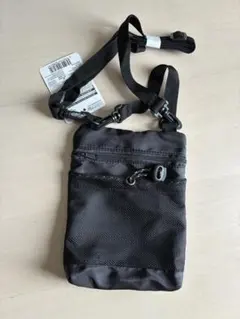 DAISO ティッシュが入るショルダーバッグ 縦型 ブラックのサムネイル