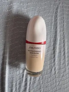 SHISEIDO REVITAL ESSENCE SKIN GLOW 130