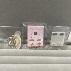 ノンホールピアス2点とピンキーリング2点