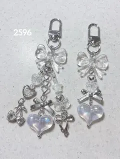 ビーズキーホルダー クリア 透明 白 韓国 y2k コレクトブック 2点