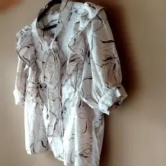 【Ｓ〜Mサイズ】　GRL フラワープリント五分袖ブラウス