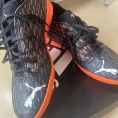 Puma フットサルシューズ ブラック/オレンジ27センチ