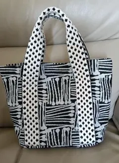 幾何学模様 トートバッグ 白黒