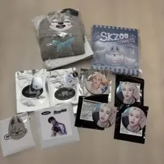 Stray Kids SKZOO Bang Chan グッズセット 巾着 バッジ - メルカリ