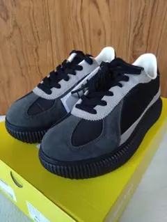 【新品未使用】オニツカタイガースニーカー 23cm