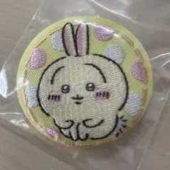 ちいかわ刺繍缶バッジビスケット　うさぎ