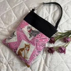 スマホポーチ　バッグin型　ハンドメイド（猫柄）