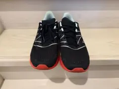 New Balance ランニングシューズ ブラック/レッド　28.5