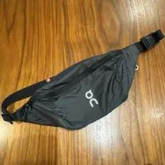 ON ボディバッグ