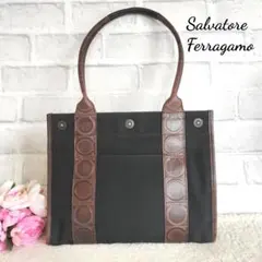 美品♥サルヴァトーレフェラガモ♥ショルダーバッグ ガンチーニ柄 黒/茶