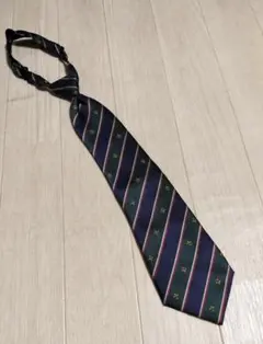 ネイビー 系ストライプ 柄ネクタイ　 小学校の低学年中学年向き