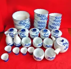 花窯　和食器セット 染付 花柄 徳利 湯呑み 鉢 まとめ売りのサムネイル
