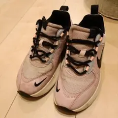 Nike ピンク スニーカー