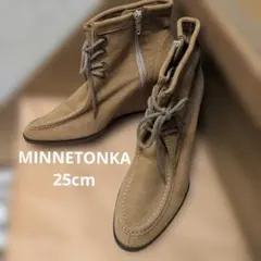 MINNETONKAスエード調 レースアップ ウェッジソール ショートブーツ