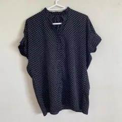 a.v.v ドット柄半袖ブラウス　前釦　ブラウス　黒