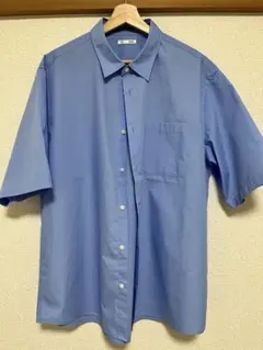 【新品】GU ジーユー　ボタンシャツのサムネイル