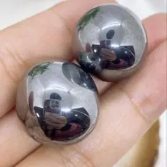 テラヘルツ鉱石二個 お風呂やマッサージに。