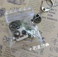 ハンドメイド　キーホルダー《ロボット》