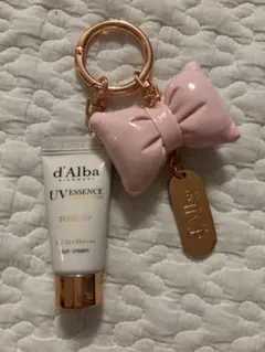【新品未使用】　ダルバ　トーンアップサンクリーム　ピンク　キーホルダー　非売品