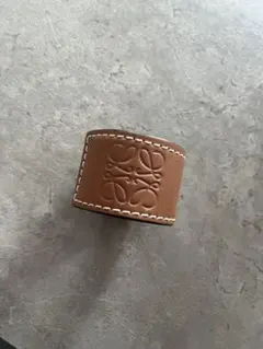 ロエベ スラップブレスレット バングル タン LOEWEのサムネイル