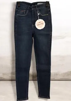 【新品タグ付き】海外製 スキニーデニム パンツ S 美シルエット 脚長 美脚