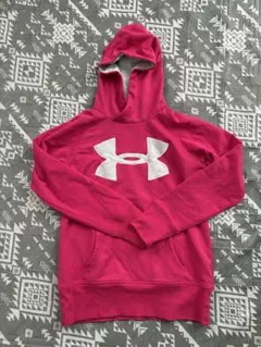 Under Armour ピンク パーカー MD