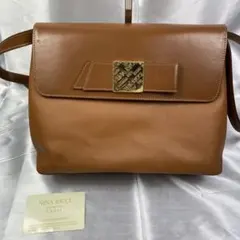 ブラウン ショルダーバッグ