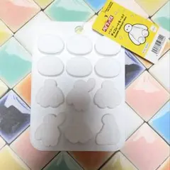 ダイソー　ベイマックス　シリコーン　チョコレートモールドのサムネイル