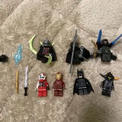 LEGO ミニフィギュアセット アイアンマンとバットマン付き6体と武器類