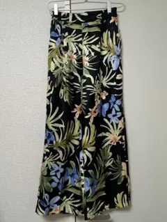 23区／44 リーフプリント タックワイドパンツ カーキ グリーン ボタニカル柄 23区／38リーフプリント タックワイドパンツ カーキ グリーン