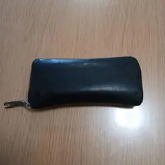 黒いレザー長財布　ポール・スミス