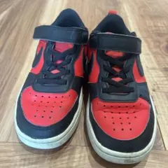 Nike キッズスニーカー レッド/ブラック