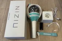 ☆ペンライト有☆【NiziU公式グッズ まとめ売りセット】 り*あ様 NiziU ペンライト、マヤ グッズ一式 - メルカリ