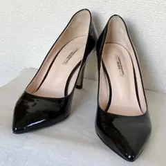 美品黒エナメル ポインテッドトゥパンプス 24cm ヒール8cm フォーマル美脚のサムネイル