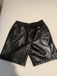 Last Nest レザー ショートパンツ ブラック last nest レザーハーフパンツの通販 by R's shop｜ラクマ