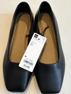 黒パンプス フラットシューズ