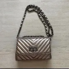 メタリックゴールド キルティングショルダーバッグ